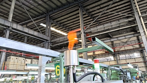 同是不銹鋼換熱管，為什么有的很亮，有的很暗