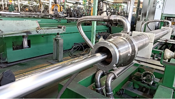 如何選擇冰蓄冷機組水箱中的U型不銹鋼換熱管