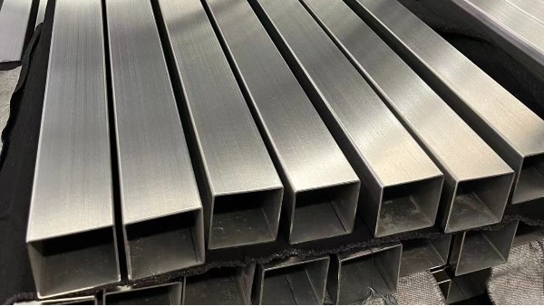 304不銹鋼制品管為何變形？